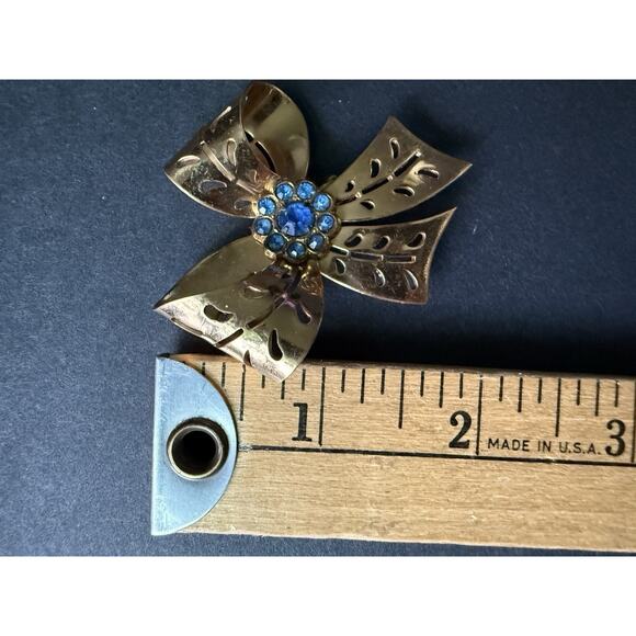 Vintage Bow Rhinestone Brooch Scarf Pin Gold Tone Open Work Cocktail Career - Picture 5 of 5